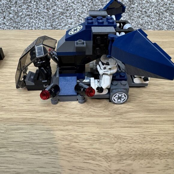 LEGO Star Wars: Imperial Dropship 20th Anniversary Edition (75262) 100% Complete - Picture 2 of 10